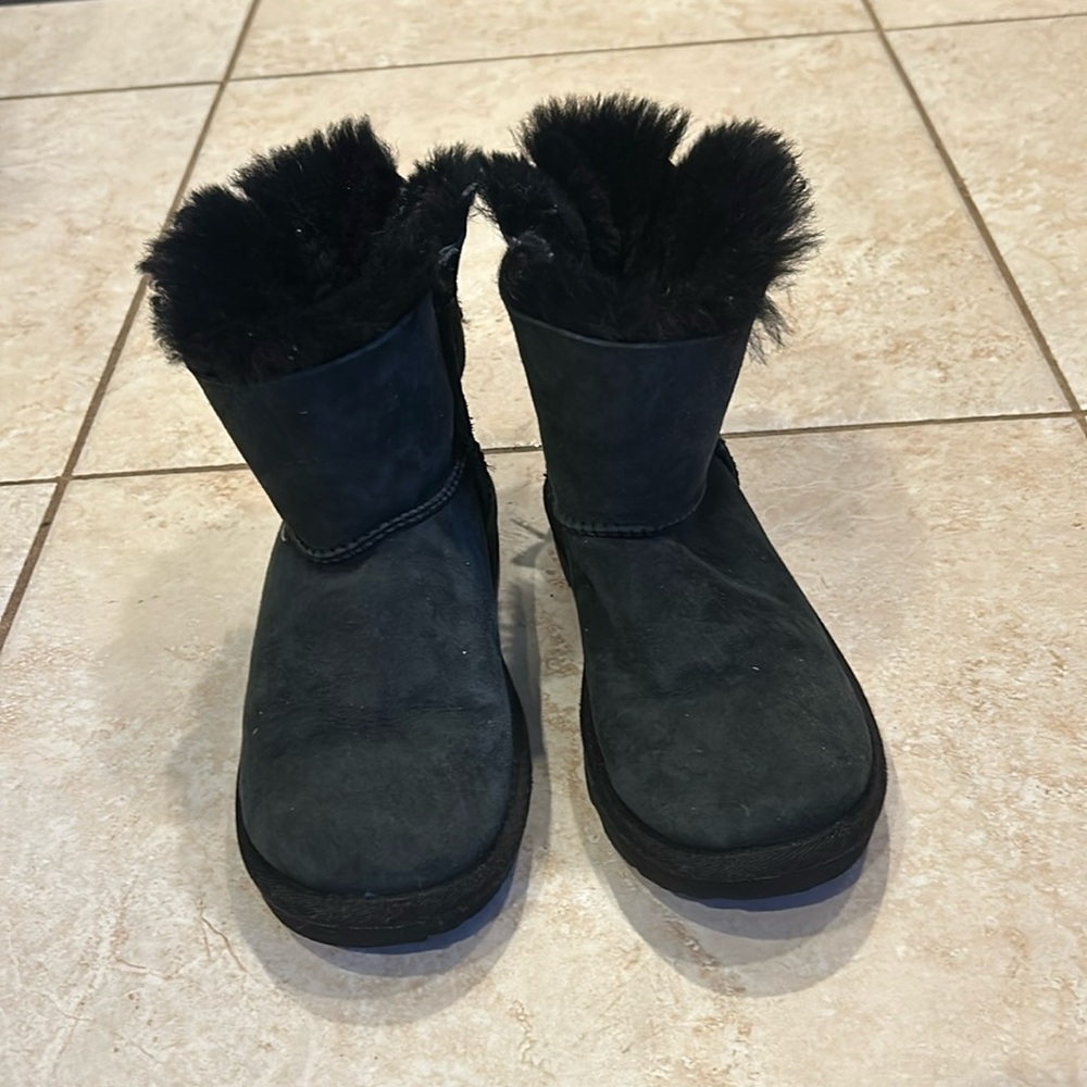 UGG mini Bailey black boot. One bow on back. Size 2
